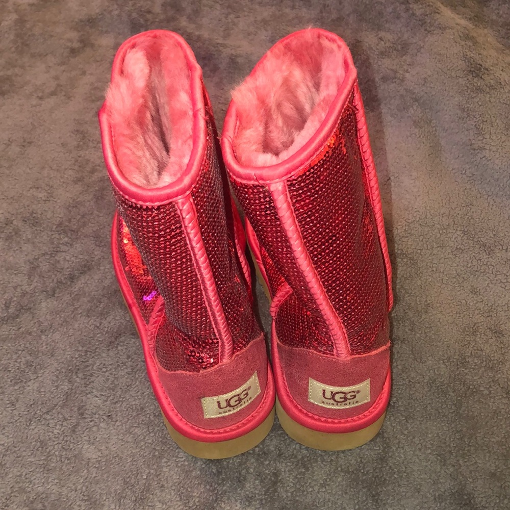Red sequin UGGS - Picture 3 of 8